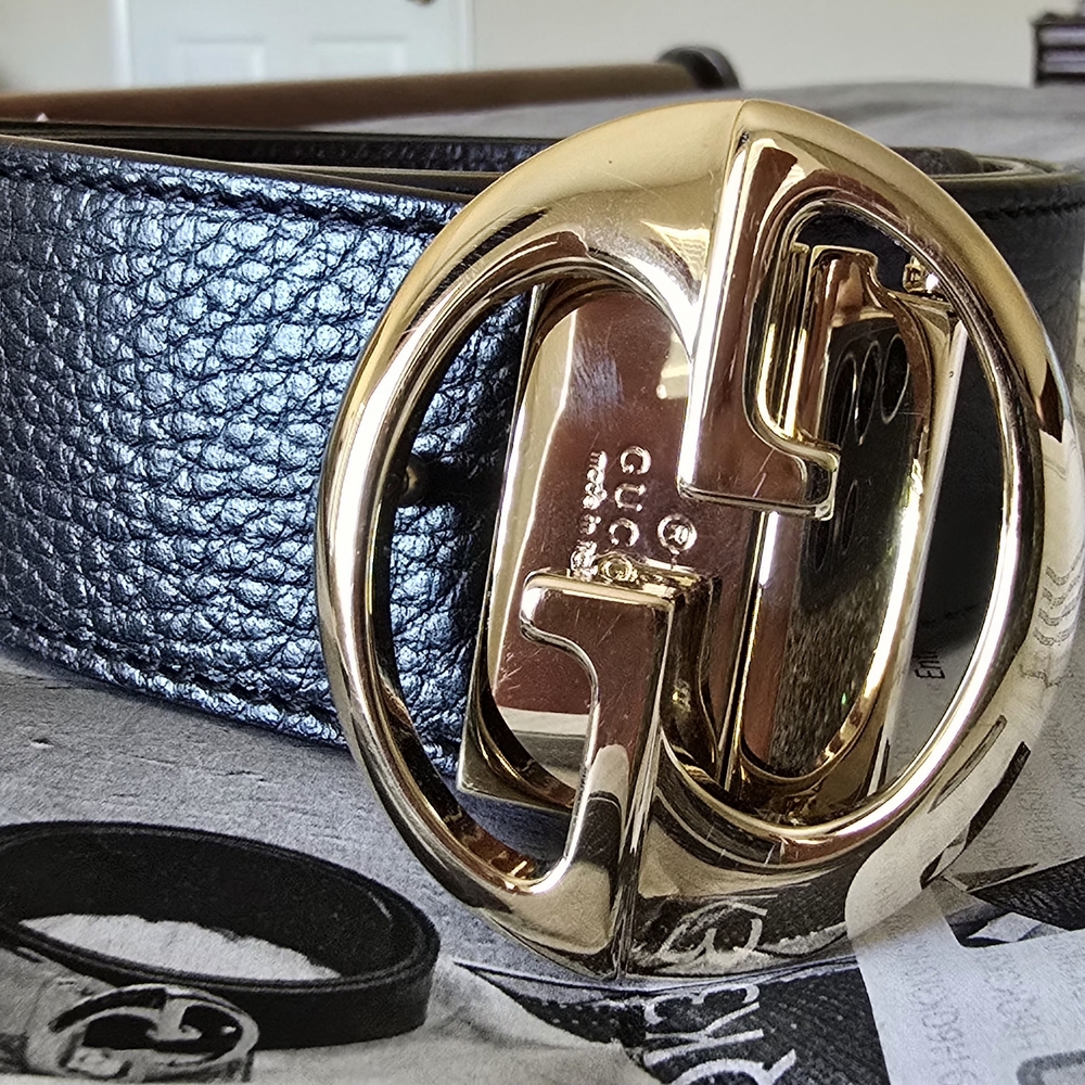 Gucci Textured Black Belt with Shiny Gold Buckle